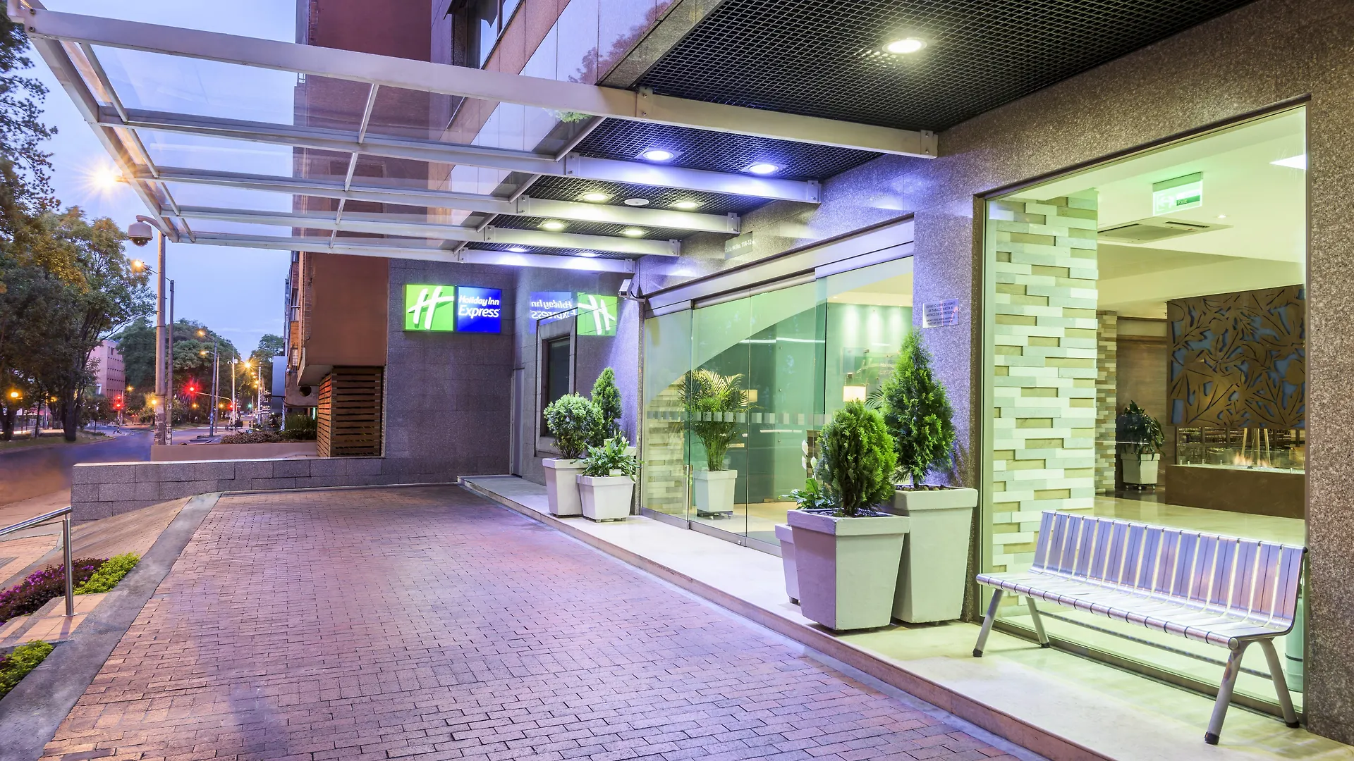 Holiday Inn Express Bogota - Parque La 93 By Ihg 4*,