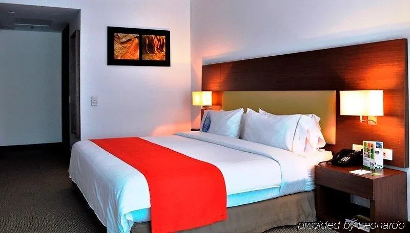 Holiday Inn Express Bogota - Parque La 93 By Ihg Ξενοδοχείο