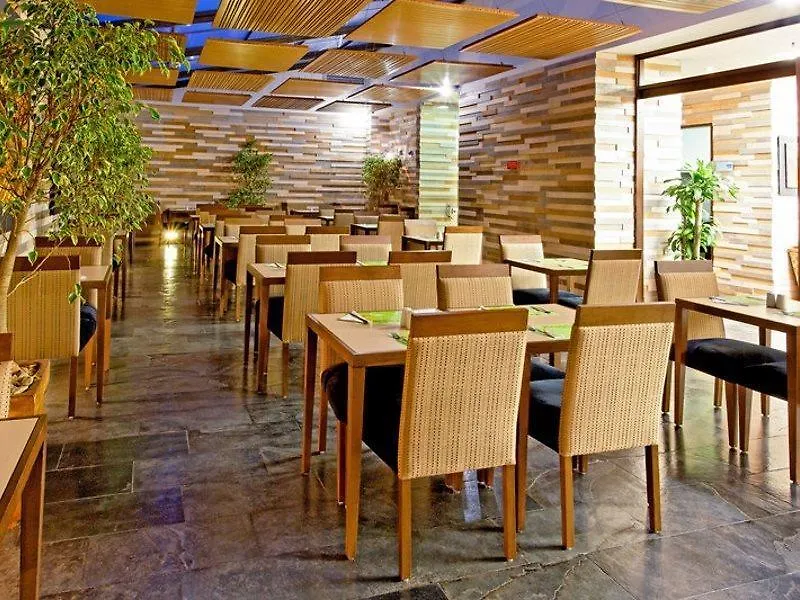 Holiday Inn Express Bogota - Parque La 93 By Ihg