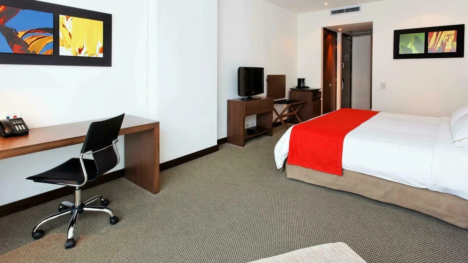 Holiday Inn Express Bogota - Parque La 93 By Ihg 4*,
